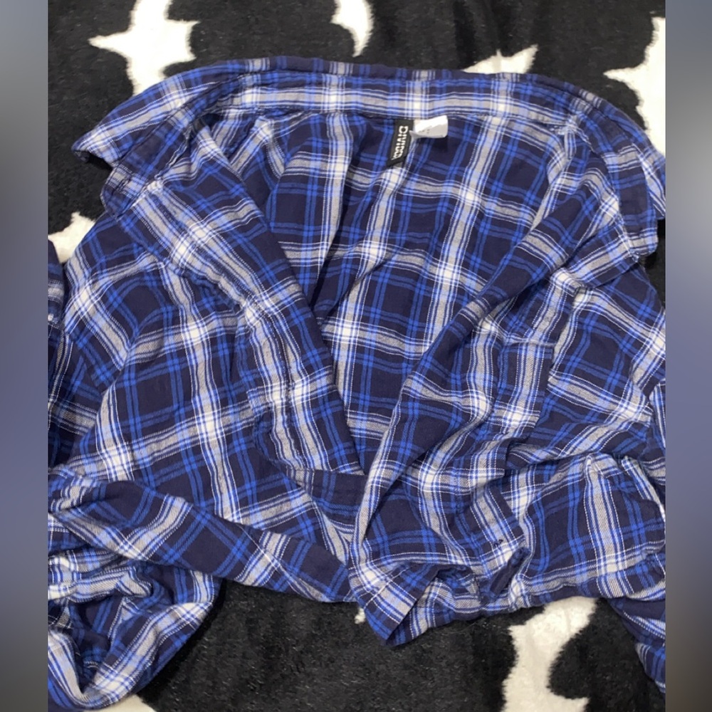 Blue cropped flannel 💙